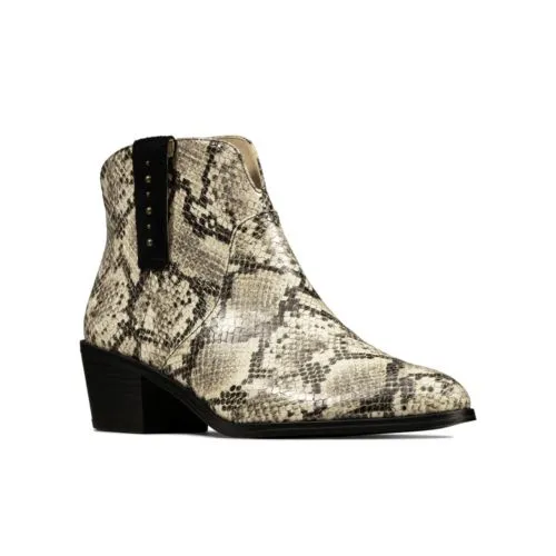 sports shoes shop -sports shoes shop 26146807 B